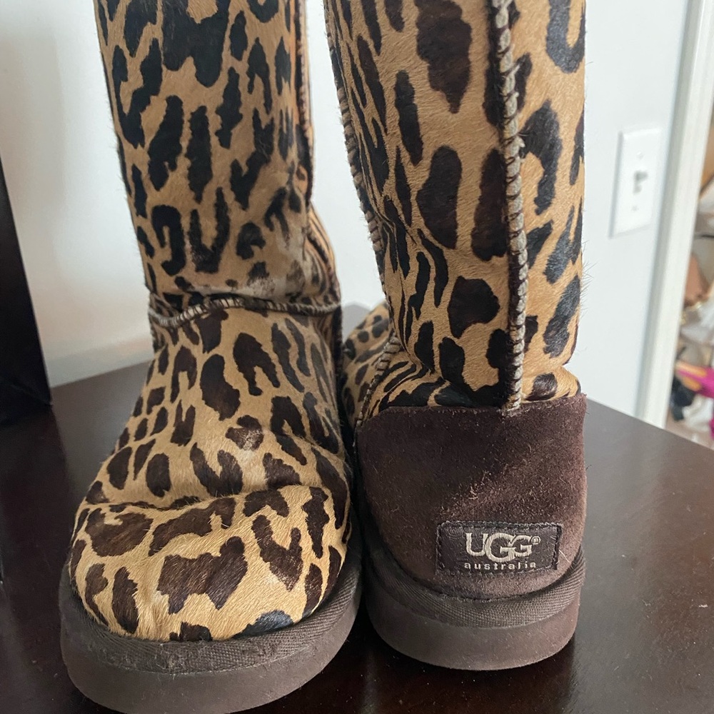 Womens UGG Australia cheetah boot size 8, don’t have BOX